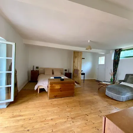 Joli Dependance Intra-muros 公寓