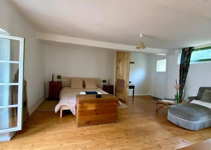 Joli Dependance Intra-muros Διαμέρισμα