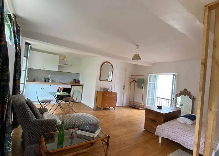 Διαμέρισμα Joli Dependance Intra-muros *